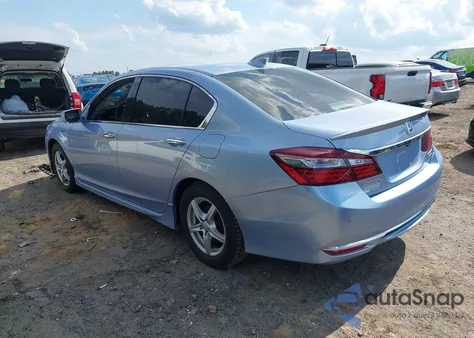 2017 Honda Accord Hybrid Touring z USA, uszkodzony, nr VIN JHMCR6F70HC008134